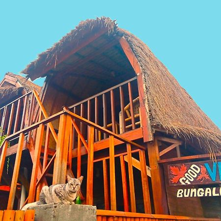 Good Vibes Bungalows Gili Trawangan Exteriör bild