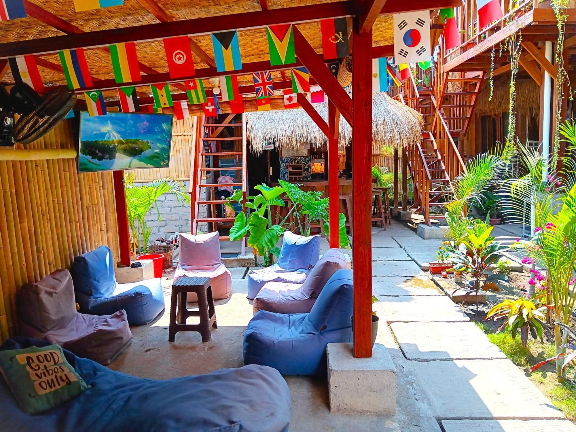 Good Vibes Bungalows Gili Trawangan Exteriör bild